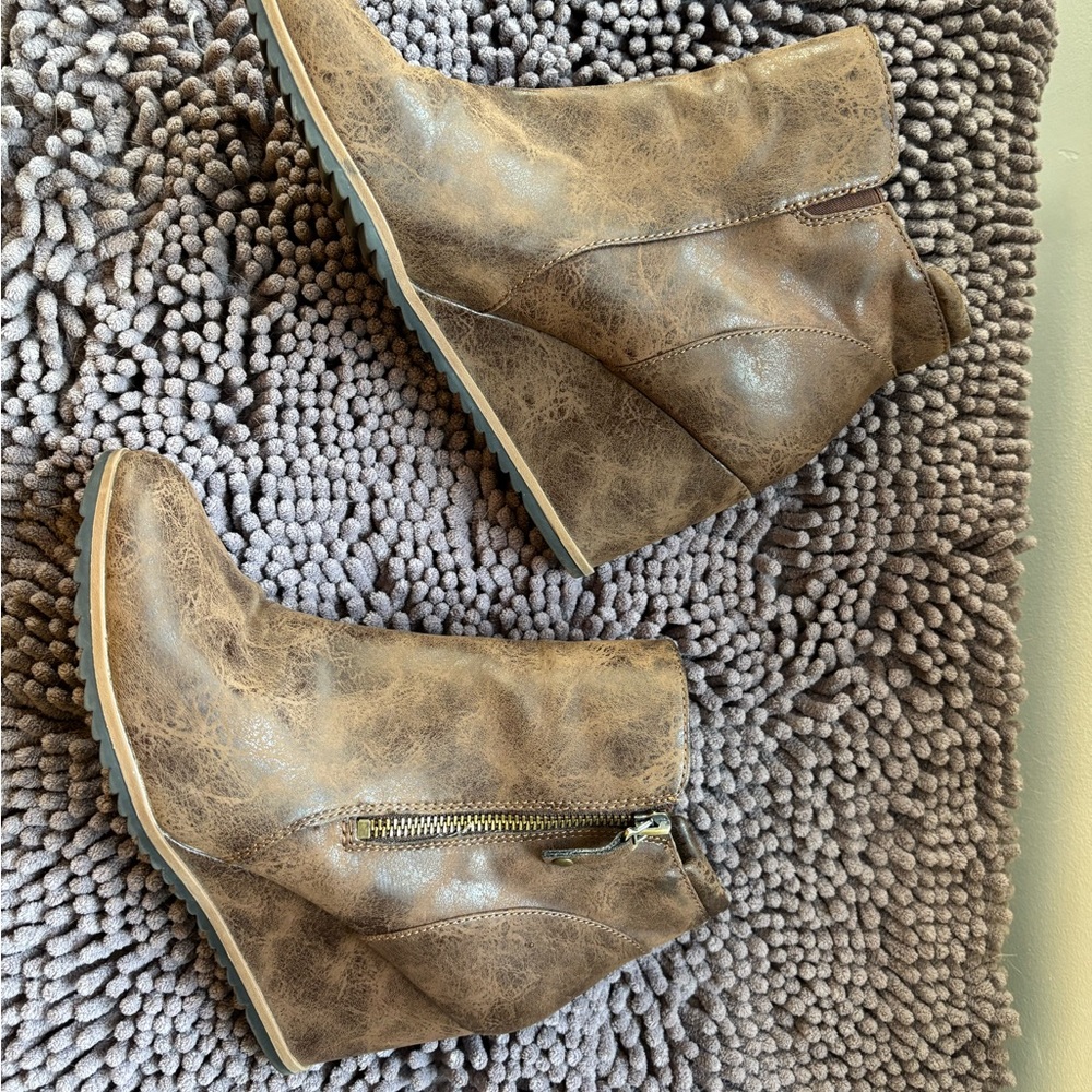 Naturalizer Brown Leather Wedge Ankle Boots